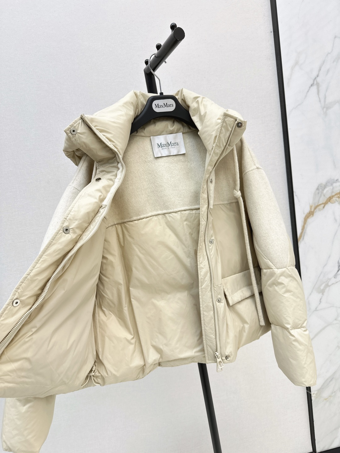 Two-Tone Hooded Puffer Jacket With Wool Sleeves - Winter Fashion 9 cmp i1756616968747 480 0 7