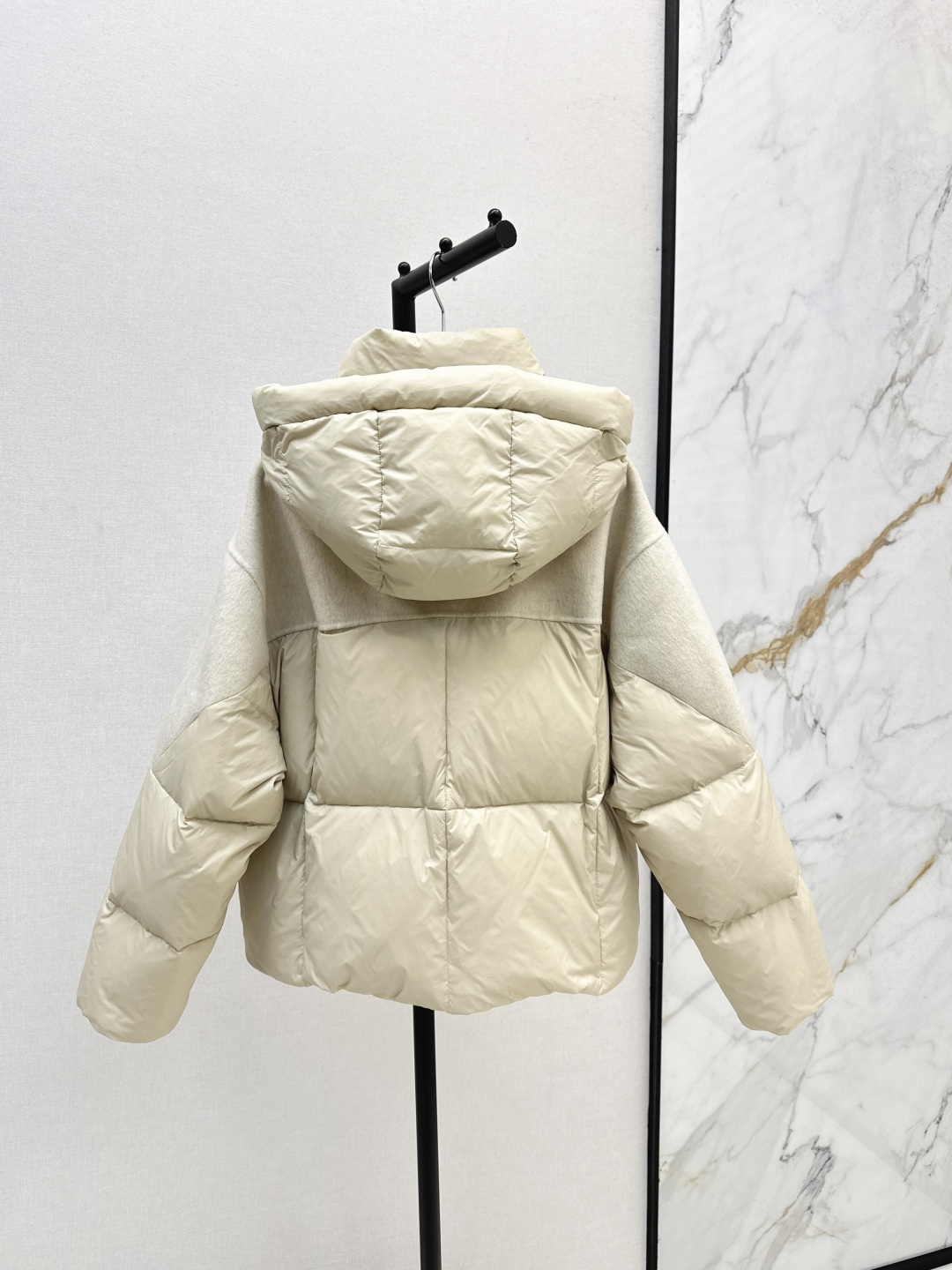 Two-Tone Hooded Puffer Jacket With Wool Sleeves - Winter Fashion 10 cmp i1756616968756 8757 0 8