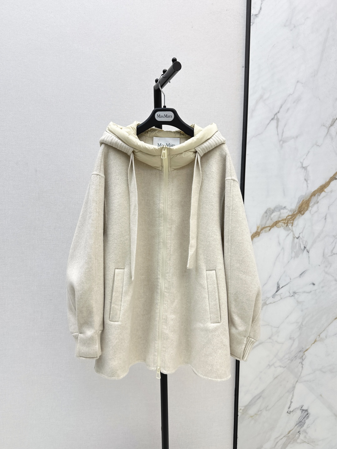 Max Mara Wool Blend Hooded Coat, Long Sleeve Winter Outerwear for Women 4 cmp i1756617977490 3744 0 2