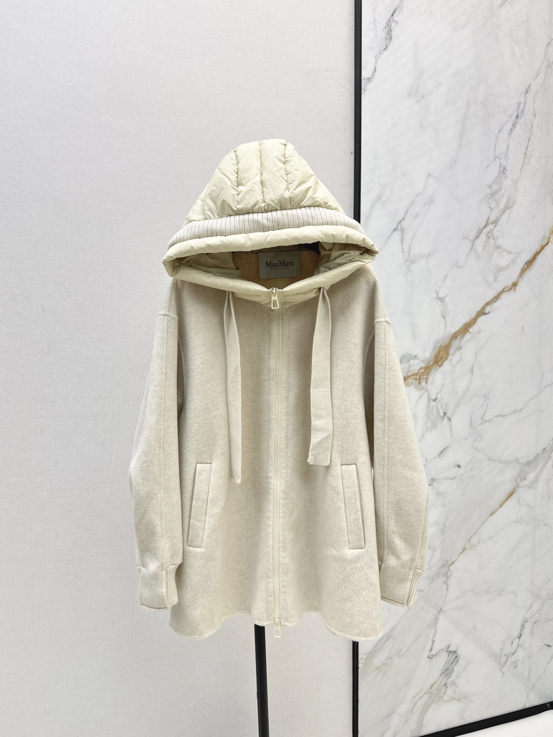 Max Mara Wool Blend Hooded Coat, Long Sleeve Winter Outerwear for Women 2 cmp i1756617977490 9298 0 0