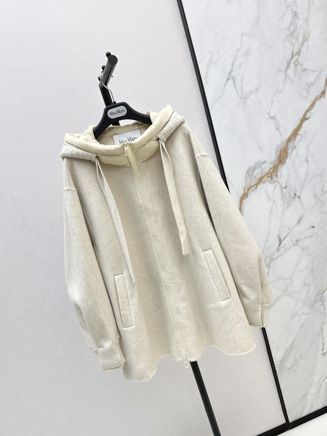 Max Mara Wool Blend Hooded Coat, Long Sleeve Winter Outerwear for Women 3 cmp i1756617981468 4120 0 1