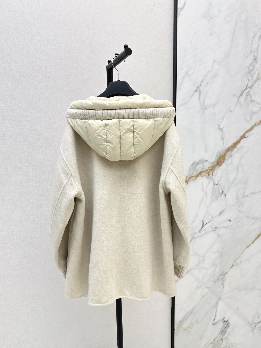 Max Mara Wool Blend Hooded Coat, Long Sleeve Winter Outerwear for Women 10 cmp i1756617981469 4297 0 8