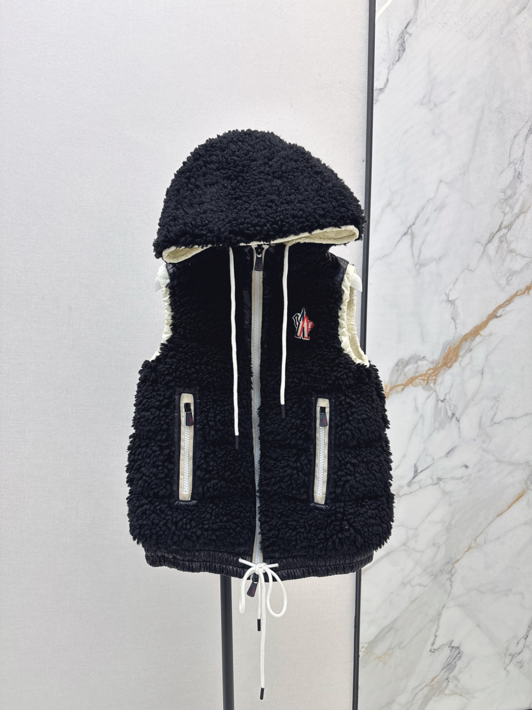 Moncler Ski Collectie Lamsvacht Dons Gilet - Stijlvol & Warm voor Dames