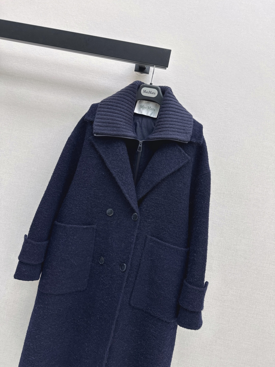 Max Mara Wool Blend Double-Breasted Coat with Detachable Down Vest 6 cmp i1756713930927 8919 0 4