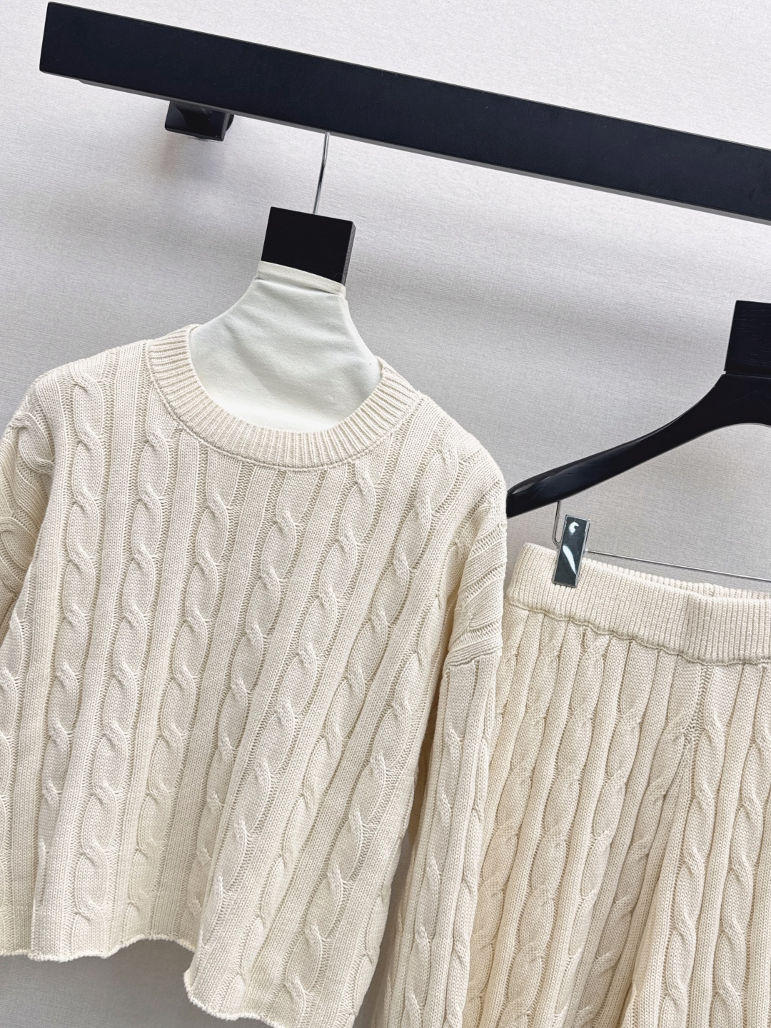 Wool Knit Sweater and Shorts Set - Elegant Cable Knit Loungewear for Women 4 cmp i1756714490721 486 0 2