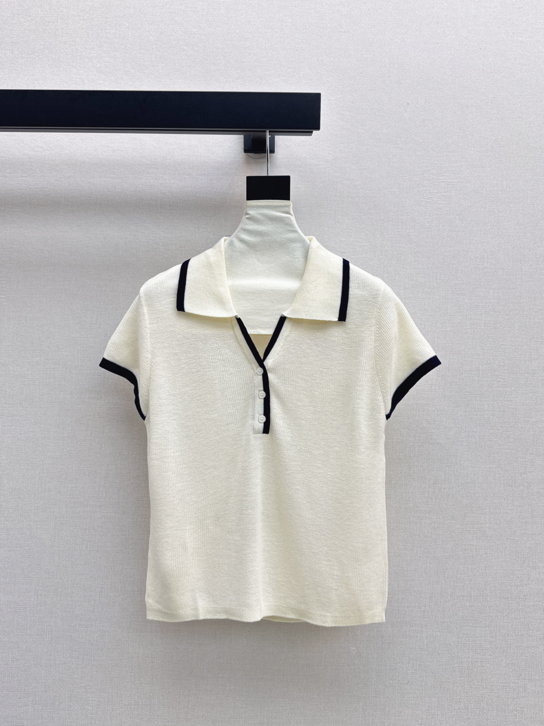 NO:484151,Max 25Ss—————The latest fashionable top-school student age-reducing polo lapel short-sleeved sweater temperament girlish style age-reducing sweet atmosphere, not picky style, big slim upper body, super good-looking three-color spot on sale sml, sweaters, T-shirt, alexander wang19860909Max 25Ss————早秋最新款时髦尖子生减龄polo翻领短袖毛衣气质少女风减龄甜美气息 不挑人版型上身巨显瘦 上身超好看 三色现货发售sml,,sweaters,T-shirt,alexander wang,Women's clothing