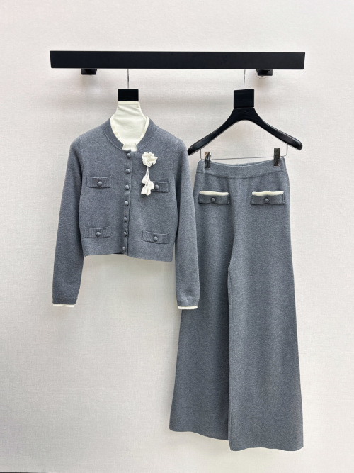 Women's Wool Blend Knit Cardigan and Pants Set with Floral Detail 1 Women's Wool Blend Knit Cardigan and Pants Set with Floral Detail