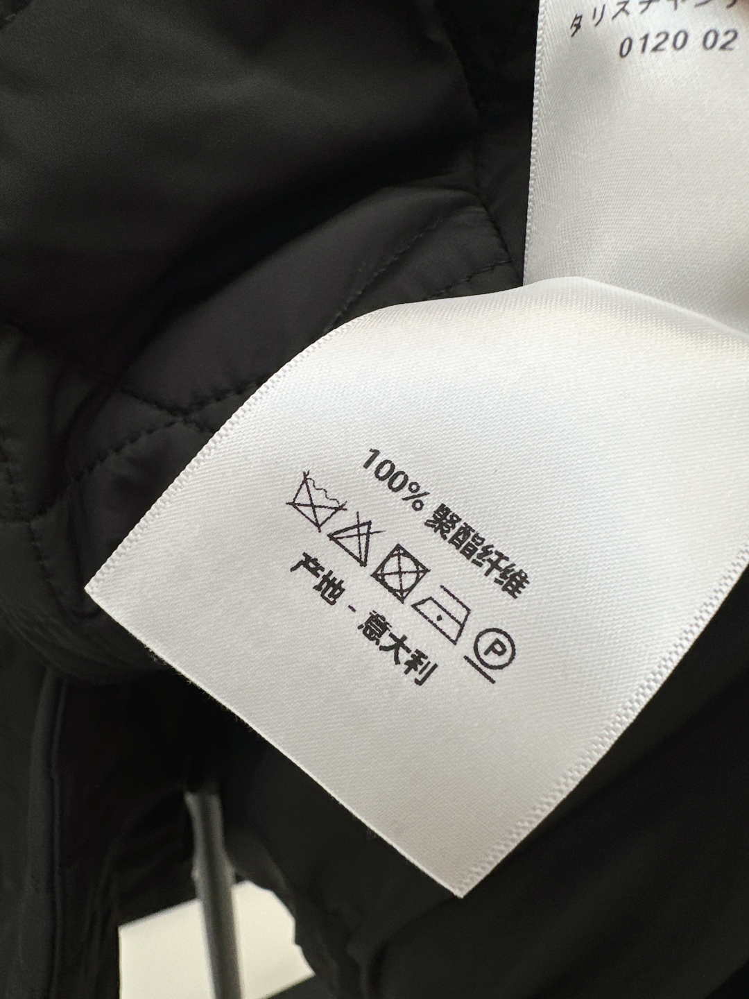 Dior Quilted Padded Jacket - Timeless Elegance & Modern Sophistication 9 cmp i1756717098966 1658 0 7