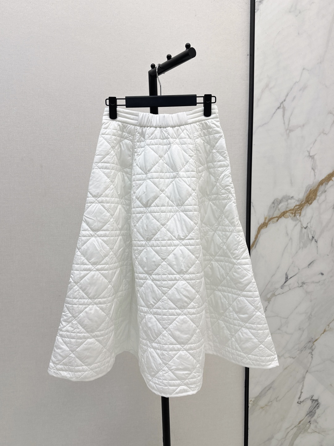 Dior White Quilted Midi Skirt A-Line Silhouette Nylon Slimming S-L 9 cmp i1756717473116 635 0 7