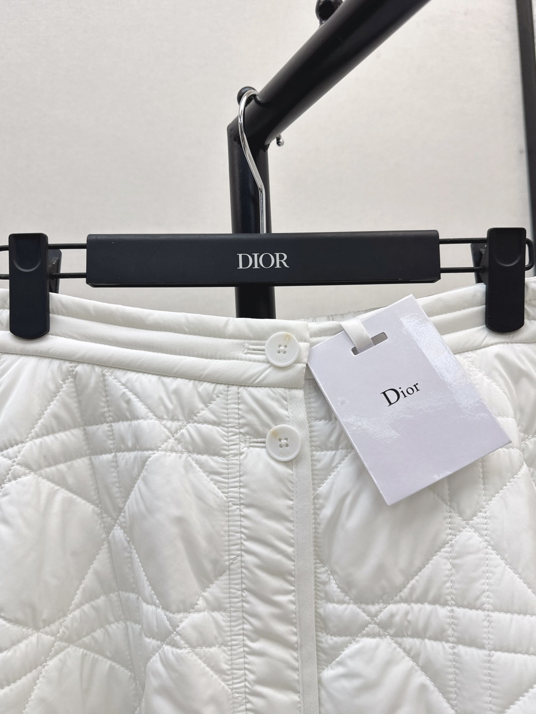 Dior White Quilted Midi Skirt A-Line Silhouette Nylon Slimming S-L 6 cmp i1756717473116 7175 0 4
