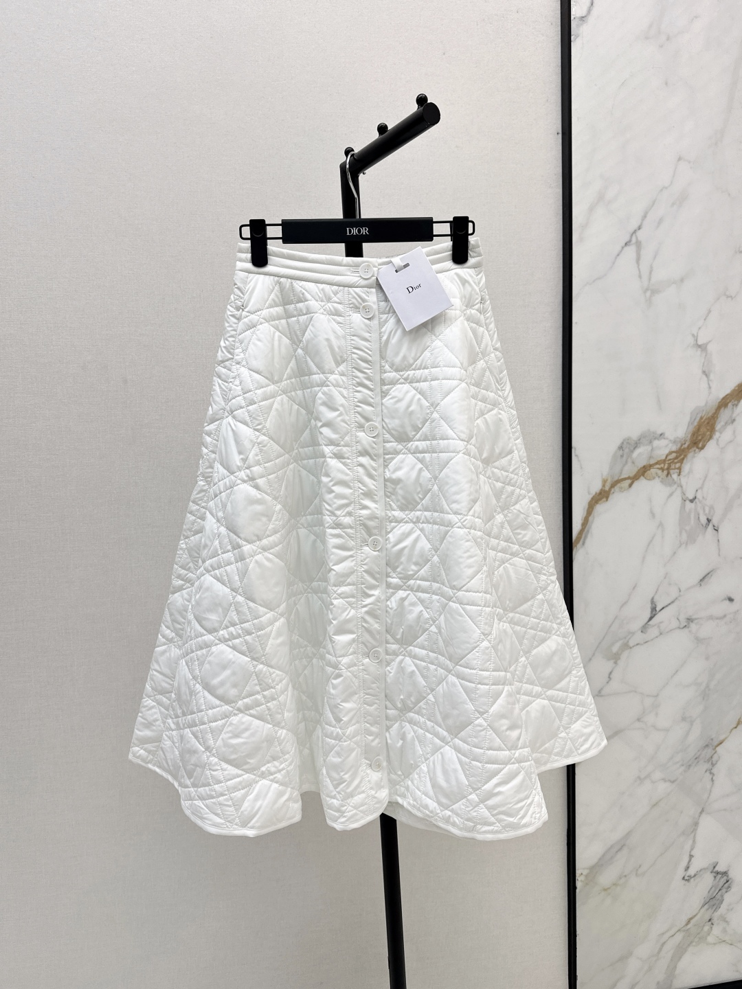 Dior White Quilted Midi Skirt A-Line Silhouette Nylon Slimming S-L 2 cmp i1756717476913 3771 0 0