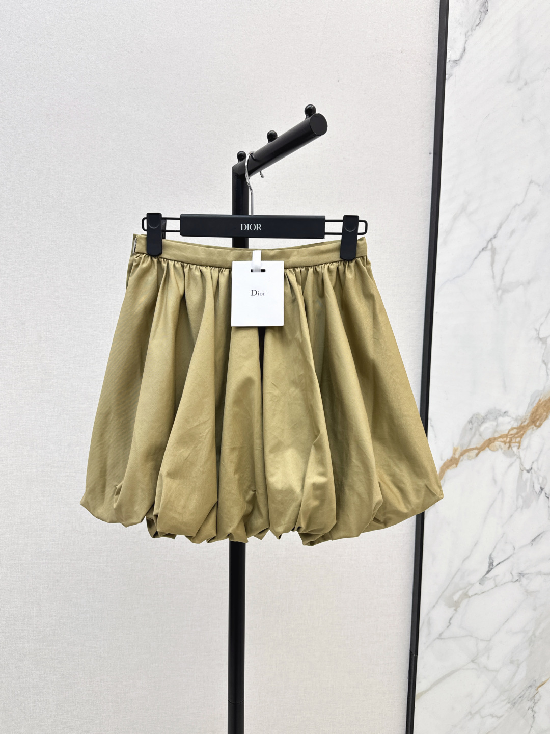 NO:484127,Di Lieba's same CD 25Ss———The latest three-dimensional flower bud skirt in autumn and winter must-have versatile items this season ~ Super fashionable and age-reducing, you will fall in love with it no matter what combination, you will be well-behaved and fashionable in an instant, invincible and long legs, the style is very slim, T-shirts and shirts are all good-looking, one-size-fitting, sml, skirts, shirts, tees, t-shirts, alexander wang19860909迪丽热巴同款 CD 25Ss————秋冬最新款立体花苞半裙本季必入的百搭单品 ～ 超级时髦超级减龄 上身就会爱上 无论什么搭配都瞬间乖巧时髦 无敌显大长腿 版型很显瘦 T恤衬衫搭配都好看 一色现货发售sml,,skirts,shirts,tees，t-shirt,alexander wang,Women's clothing