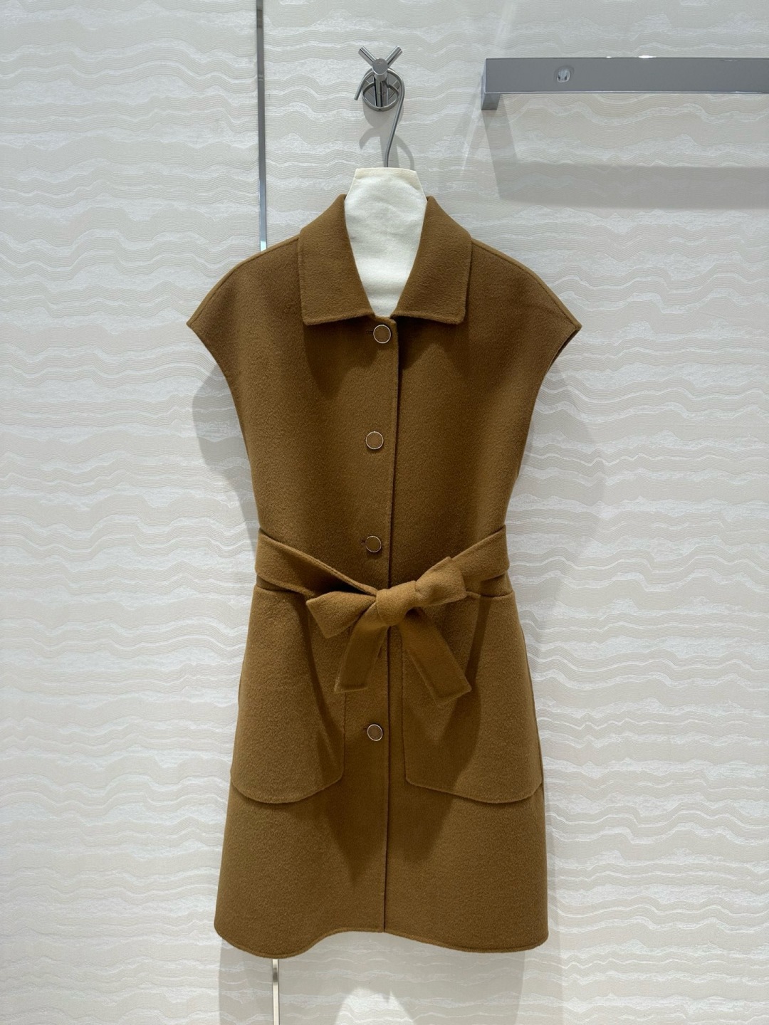 Elegant Wool Blend Sleeveless Coat with Belt, Lapel Collar and Pockets 2 cmp i1756775221692 5488 0 0