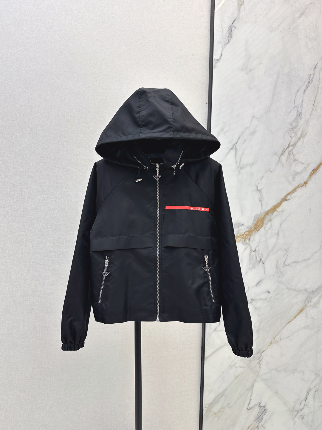 Veste coupe-vent à capuche Prada pour femme - Collection Automne/Hiver