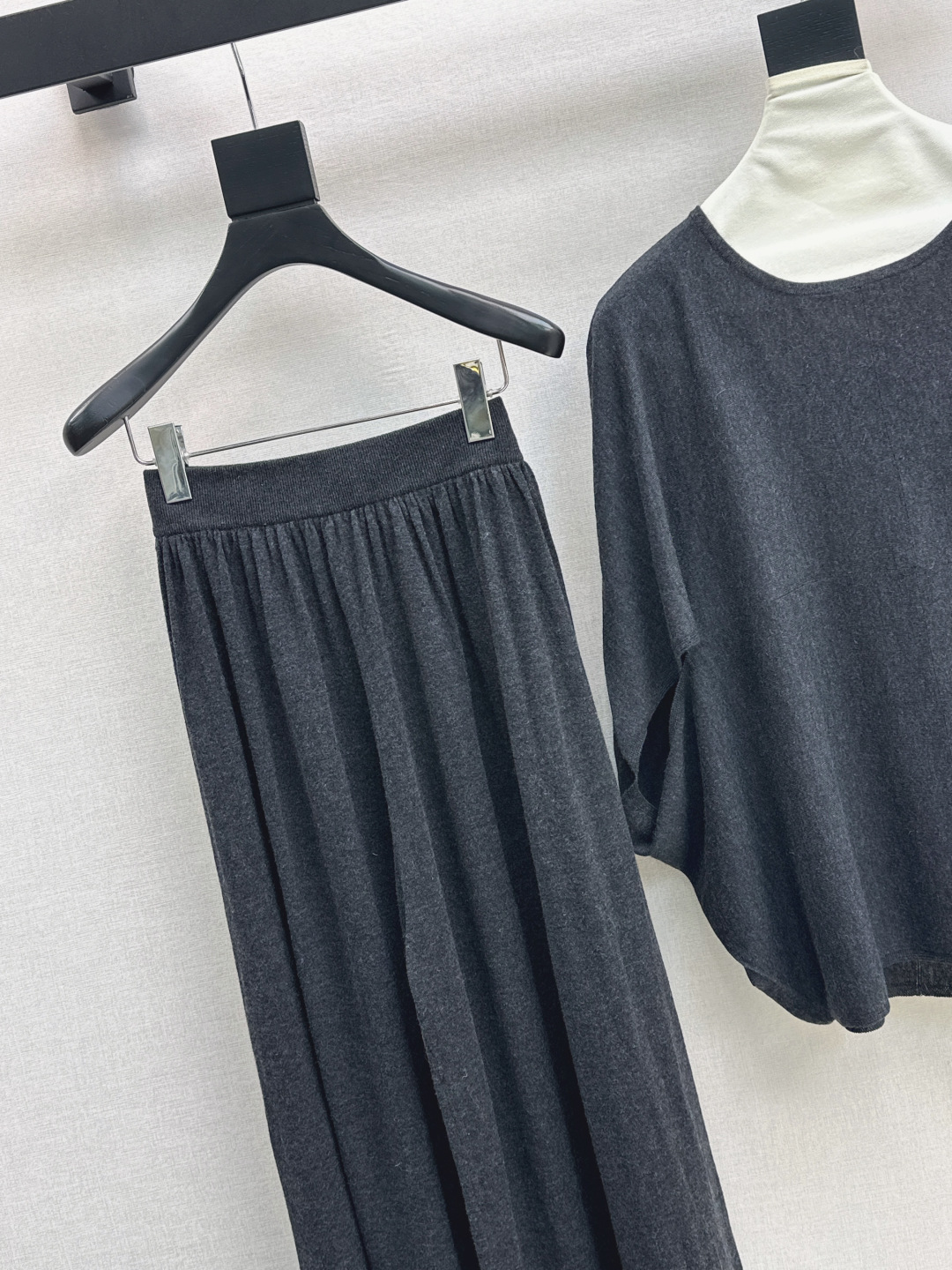 Elegant Wool Set: Batwing Sleeve Sweater & Straight-Leg Pants - Relaxed Fit 9 cmp i1756799528594 6213 0 7