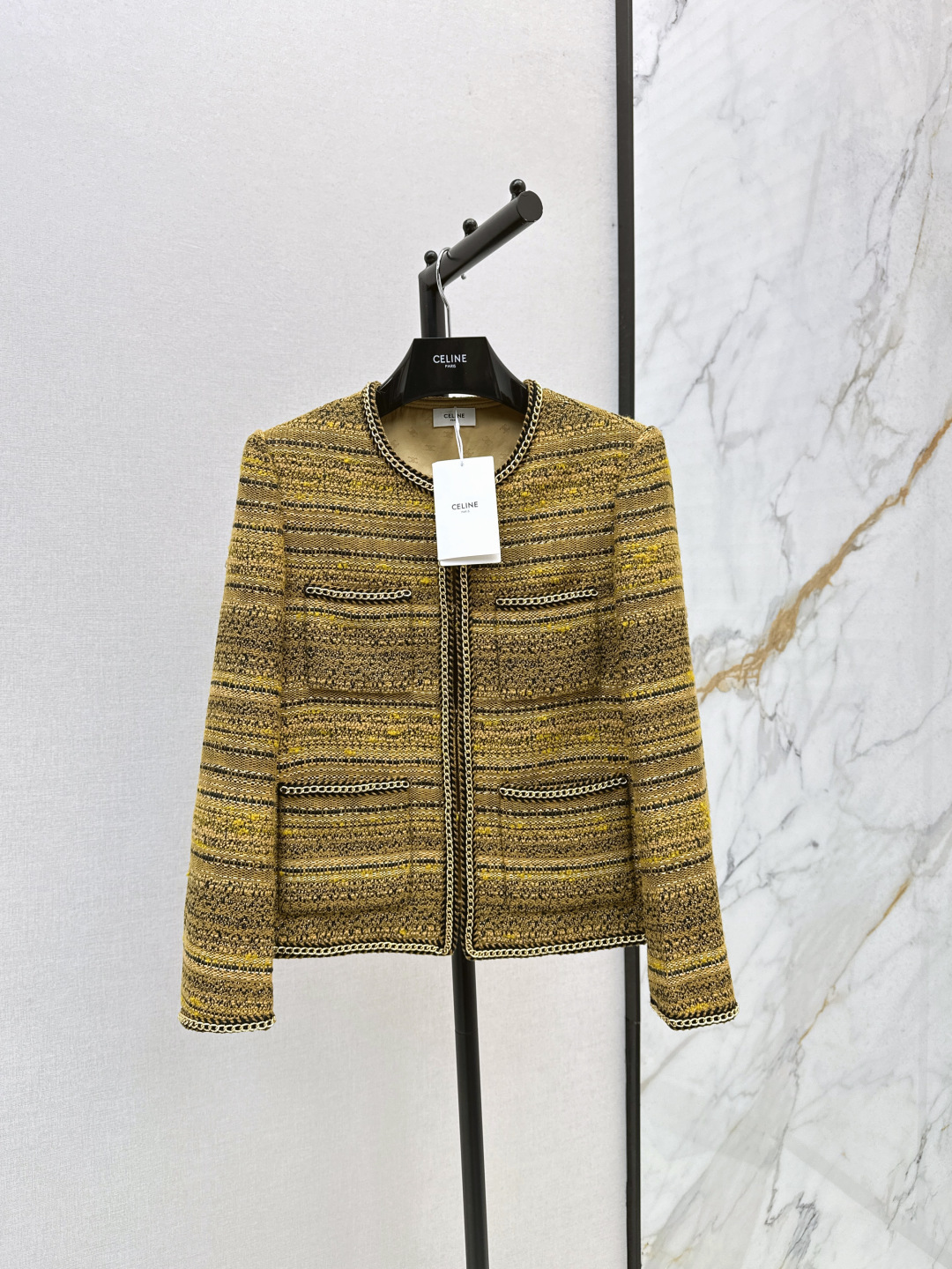 NO:486052,The temperament of the celebrity C home 25Ss———The latest style of the edging design of autumn and winter small jacket is so beautiful and very white. It is the kind of jacket that will reveal elegance and temperament. Two-color woven edging design is full of details. The whole style is very well tailored very high-end. One-color spot-on smlxl, chanel, jackets & coats, alexander wang19860909名媛气质风 C家 25Ss————秋冬最新款镶边设计小外套 太好看了 非常显白 是那种会透露出优雅和气质的外套 双色编织镶边设计 细节感满满 整个版型剪裁很正 非常高级 一色现货发售smlxl,,chanel,jackets & coats,alexander wang,Women's clothing