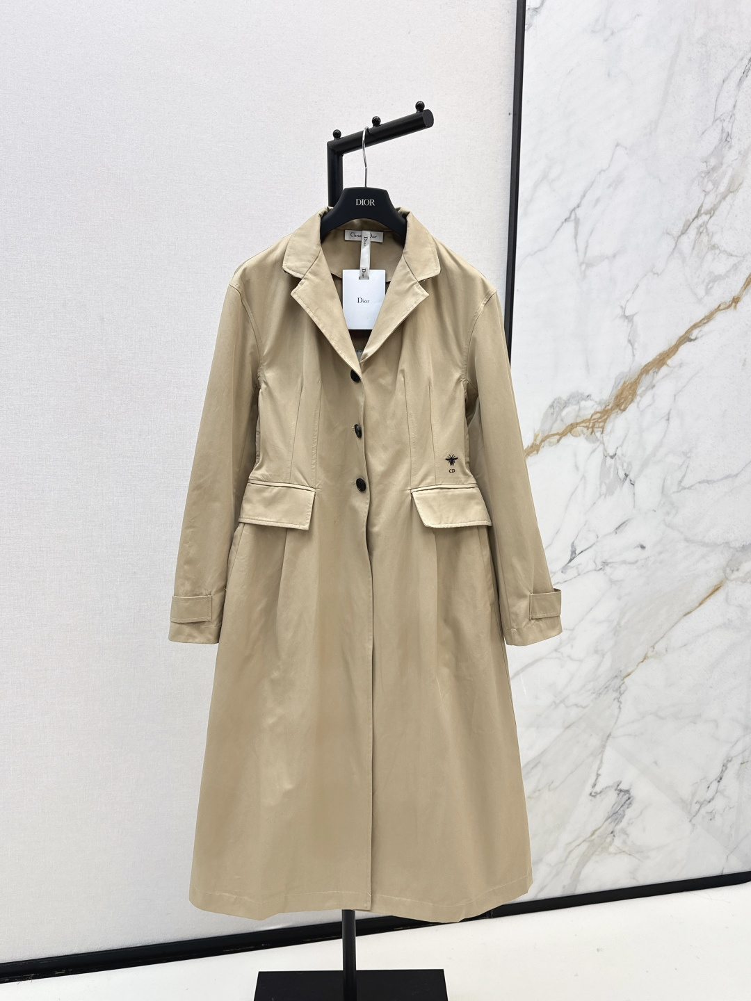 NO:495568,CD 25Ss———The latest khaki waist-sealed long windbreaker jacket lapel-breasted design with waist-sealed zipper design. It's amazing. Classic waist-closed style. Texture online. It's full of aura. It's a true fashion darling. SMLXL, Jackets & coats, alexander wang.19860909CD 25Ss———秋冬最新款卡其色封腰长款风衣外套翻领排扣设计 内有封腰拉链设计 太绝啦 经典收腰版型 质感在线 穿上气场直接拉满 妥妥的时尚宠儿 一色现货发售smlxl,,jackets & coats,alexander wang,Women's clothing