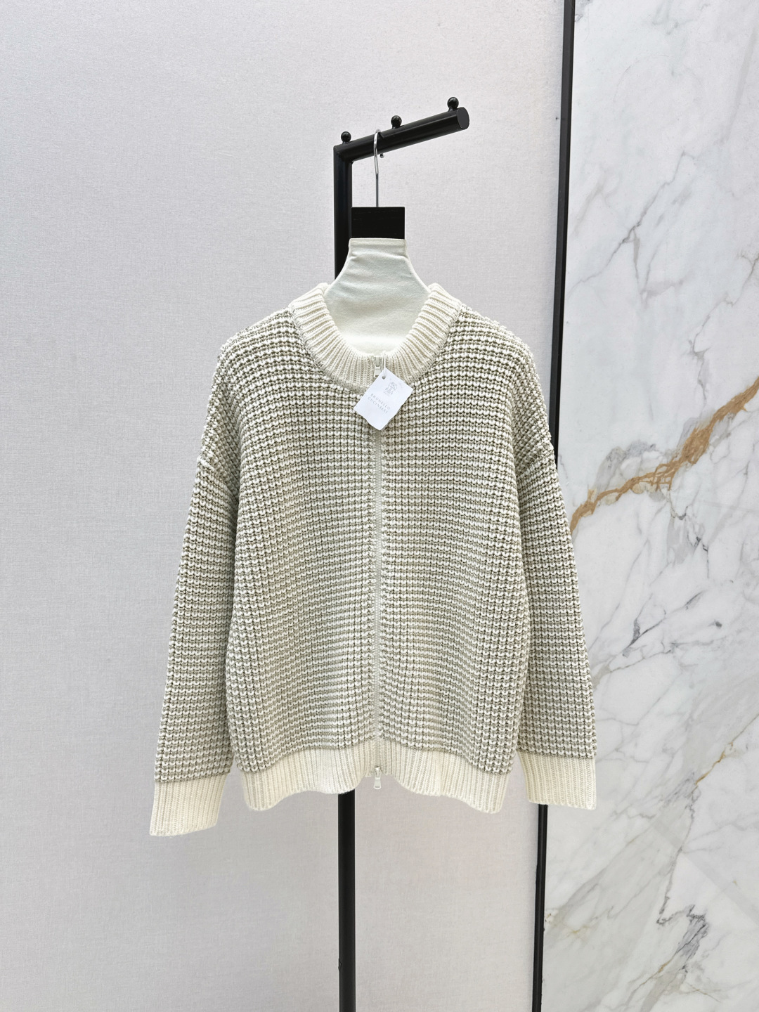 NO:501192,Bc 25Ss———The latest style of the latest heavy-duty hand-hook hollow ball stand collar jacket in autumn and winter, art level, hand-made crochet embroidery, low-key luxury, micro-transparent shining sequin design, wonderful three-dimensional decoration, heavy-duty luxury, pure hand-made crochet, elegant temperament, low-key luxury, high-end sense of classic H-style casual and elegant, unselected, super slim, single color is available for sale in stock,, jackets & coats, alexander wang19860909Bc 25Ss————秋冬最新款重工手钩镂空球球立领外套艺术品级别 手工钩织刺绣低调奢华 微透闪耀亮片设计奇妙的三维立体装饰 重工奢华绝绝子 纯手工钩织工艺 高雅气质低调奢华的高级感 经典H版型随性优雅 不挑人上身超显瘦 一色现货发售sml,,jackets & coats,alexander wang,Women's clothing