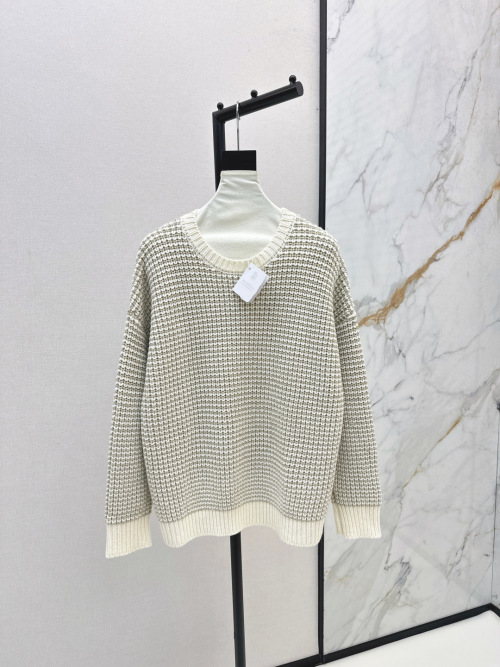 Women's Hand-Crocheted Round Neck Sweater - Luxurious & Elegant Knitwear 1 Women's Hand-Crocheted Round Neck Sweater - Luxurious & Elegant Knitwear