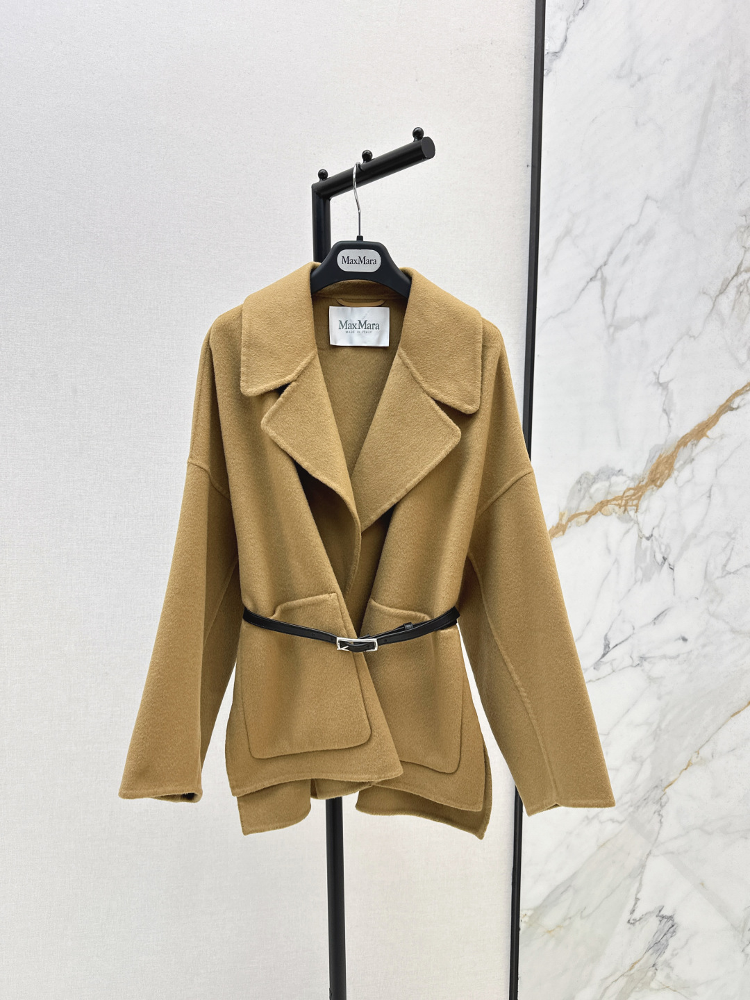 Manteau Court en Laine Double Face Max Mara Automne-Hiver, Élégance Décontractée