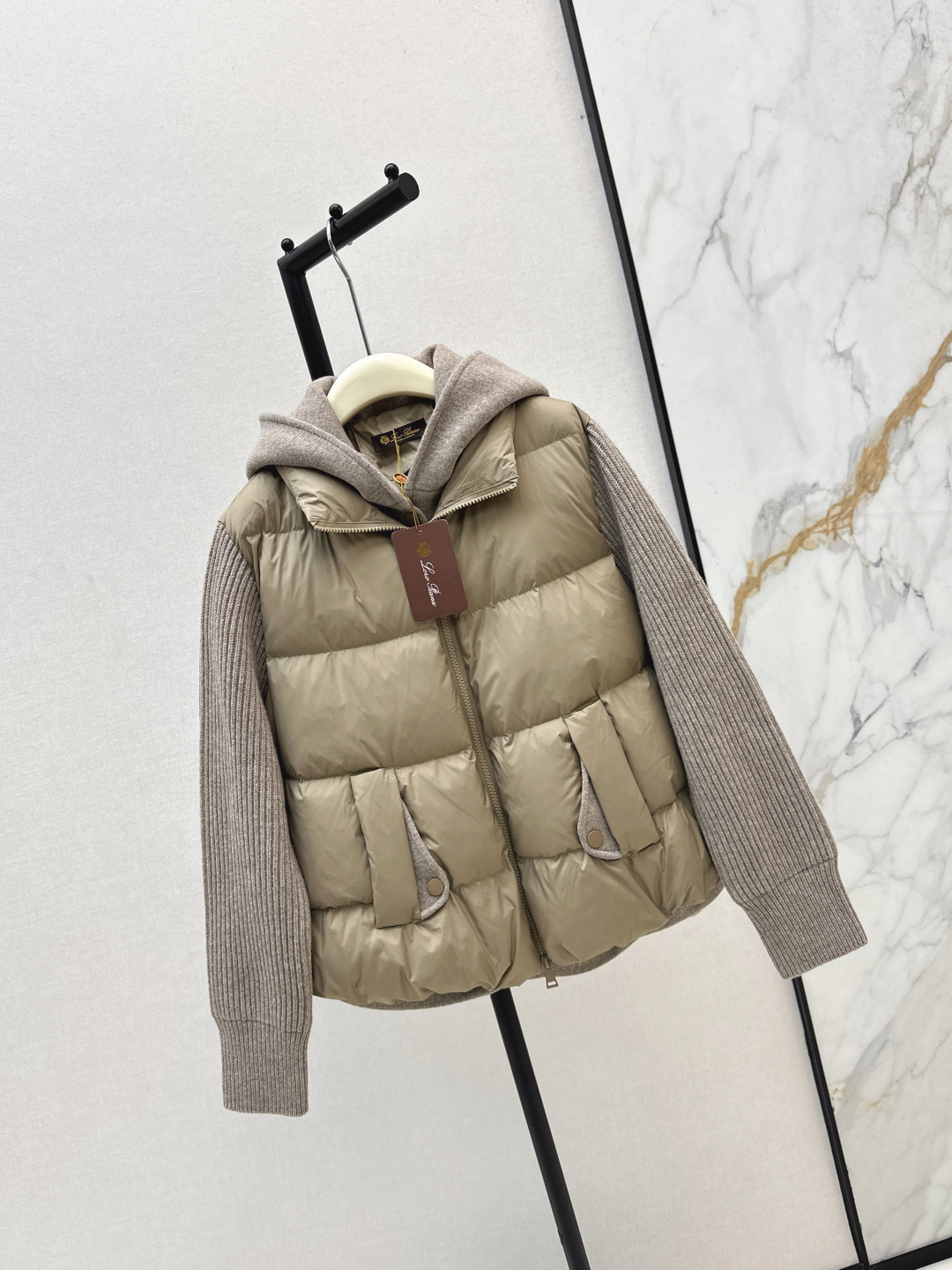 Woolrich Women's Knit-Sleeve Down Puffer Jacket with Hood - Stylish & Warm 4 cmp i1757847435264 6920 0 2