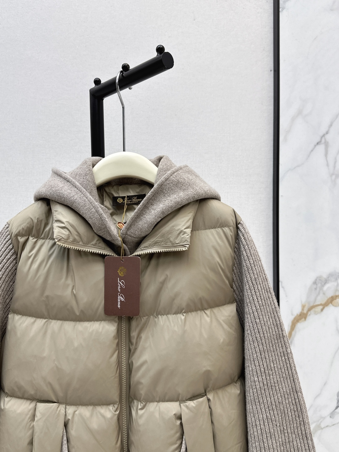 Woolrich Women's Knit-Sleeve Down Puffer Jacket with Hood - Stylish & Warm 6 cmp i1757847435264 875 0 4