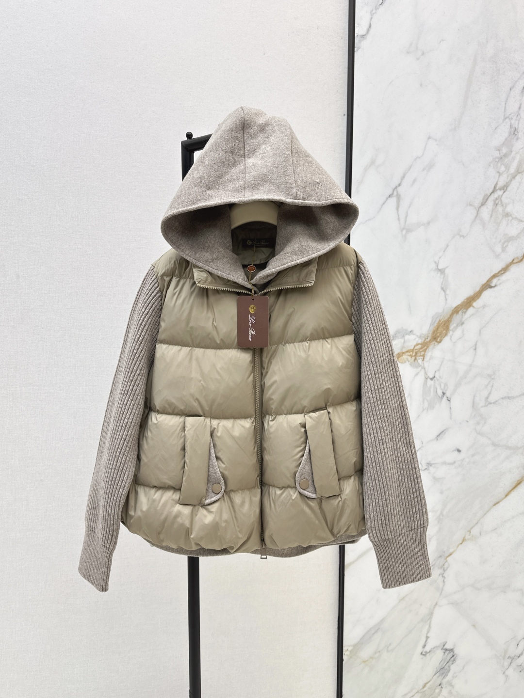 Woolrich Women's Knit-Sleeve Down Puffer Jacket with Hood - Stylish & Warm 2 cmp i1757847440602 5873 0 0