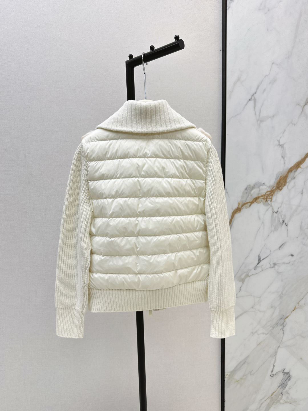Loro Piana Women's Knit & Fur Panel Zip-Up Jacket - Elegant & Warm 10 cmp i1757848352420 2132 0 8