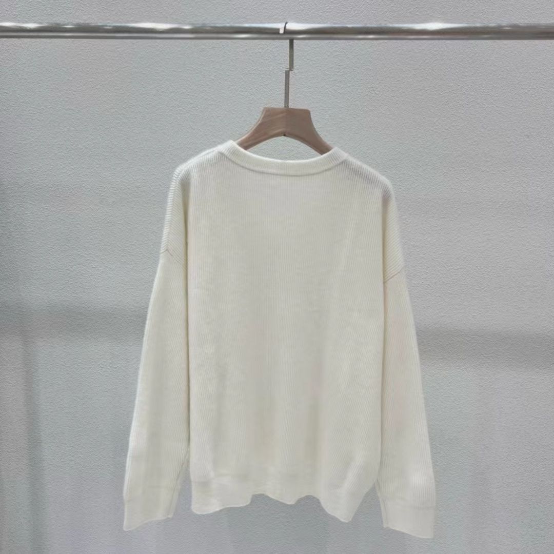 Elegant V-Neck Cashmere Sweater with Beaded Chain Detail - Soft and Stylish 3 cmp i1757913558823 3091 0 1