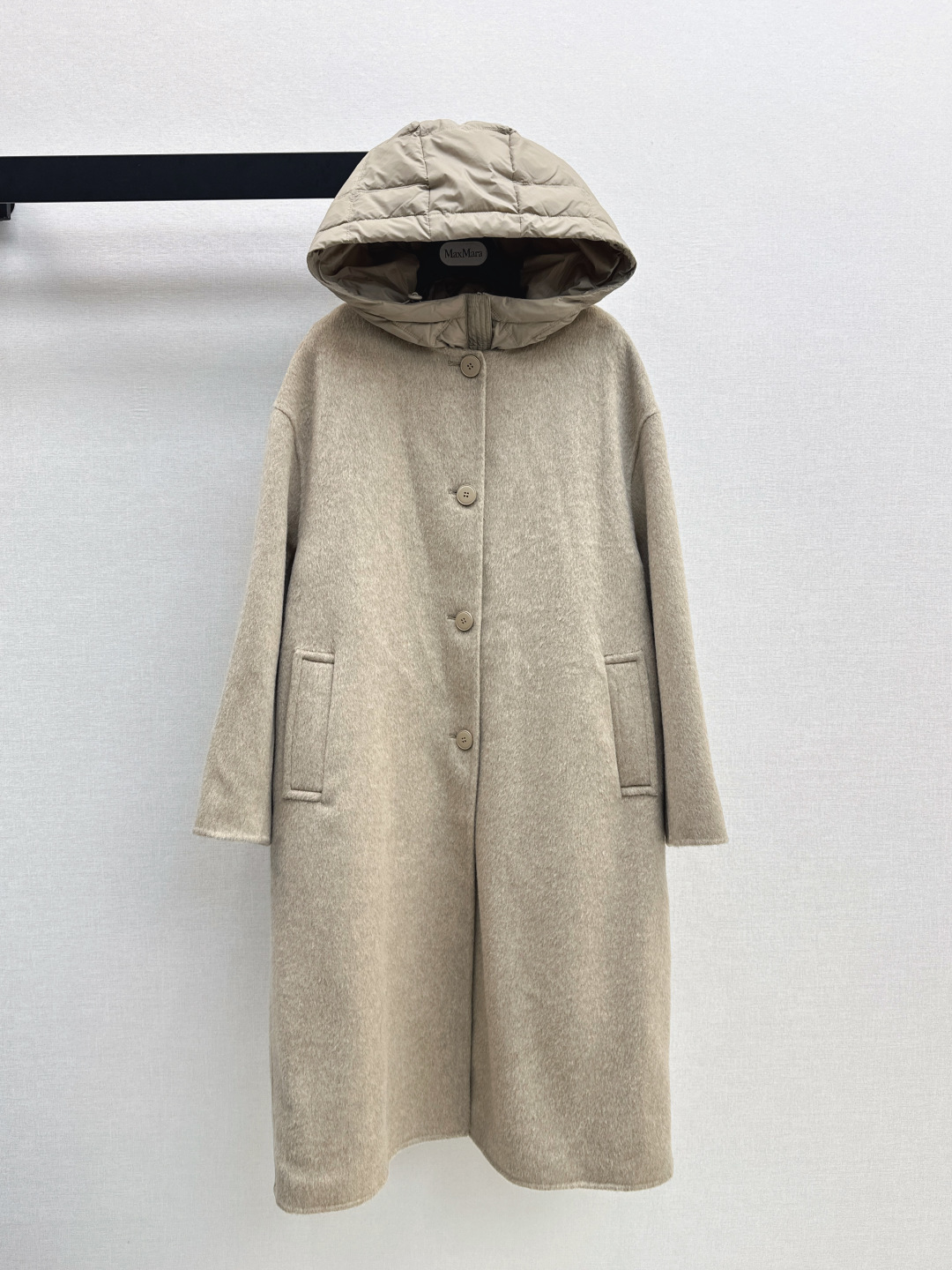 NO:502120,Exclusive model with dust bag~Max 25Ss—————The latest down hooded and long vest with autumn and winter, with two-piece set of detachable coats, down vest design is very good~~Classic three-dimensional H-shaped tailoring, freeze-to-face sewing, classic fashionable and handsome, national standard 90 velvet imported recycled nylon fabric, excellent texture, imported machine sewing, recommended, four-color spot sale sml, down jacket, hats, alexander wang19860909配防尘袋独家款～Max 25Ss—————秋冬最新款羽绒连帽长款马甲+排扣羊毛大衣两件套可拆卸大衣内里羽绒马甲设计感很赞～～经典立体H版型剪裁 机缝定格 经典时髦又帅气 国标90绒进口再生尼龙面料质感超赞 进口机缝制 推荐 四色现货发售sml,,down jacket,hats,alexander wang,Women's clothing