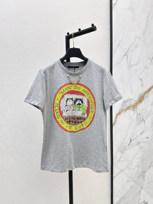 Louis Vuitton Women's Grey Cotton Graphic Print Short Sleeve T-Shirt 1 Louis Vuitton Women's Grey Cotton Graphic Print Short Sleeve T-Shirt