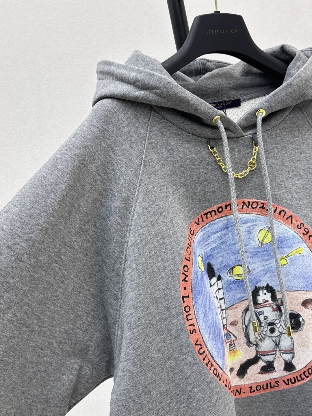 Louis Vuitton Grey Astronaut Print Hoodie Sweatshirt for Women 7 cmp i1757939731830 1124 0 5