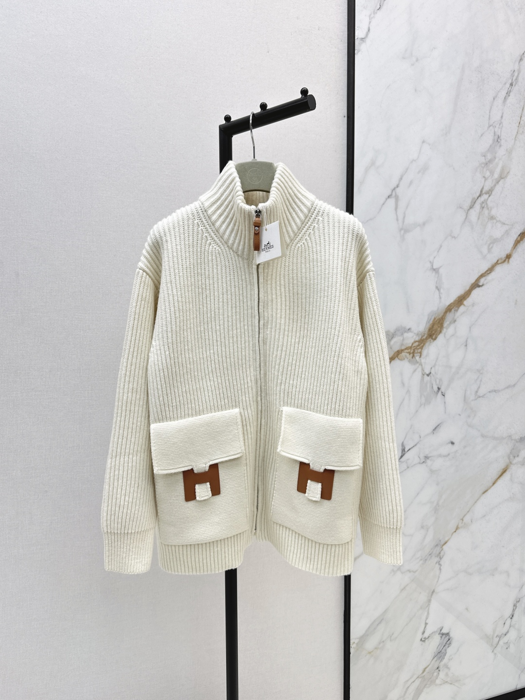 Veste en maille de laine avec poches à motif H classique pour femme
