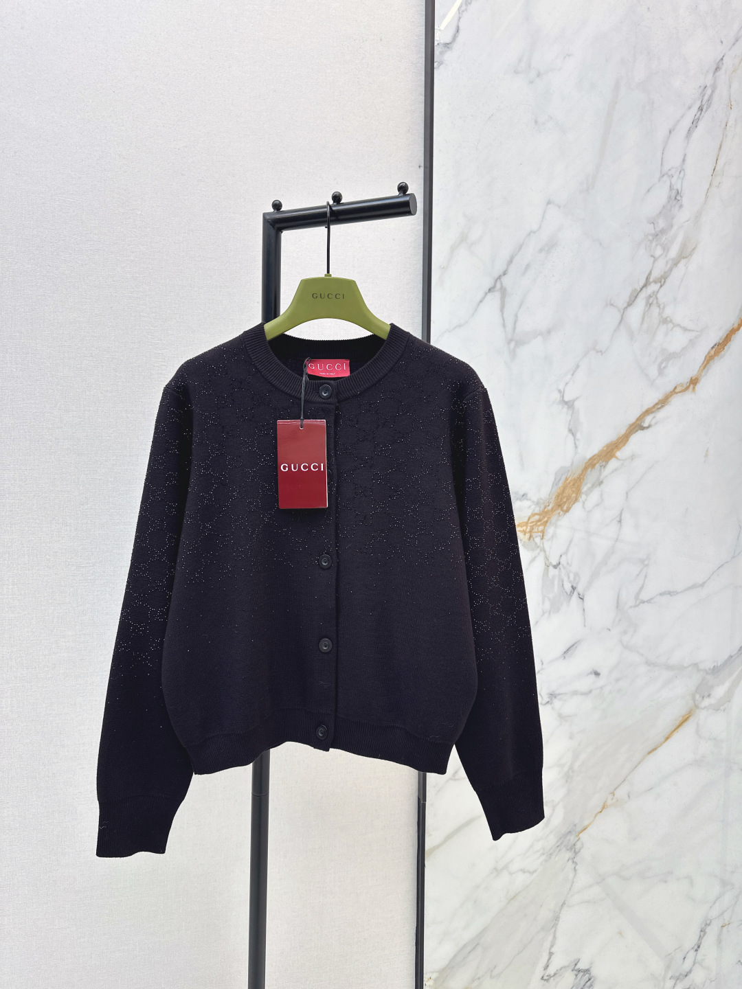 NO:697612,Quality control is a must. Gray style outfit Gu 26Ss - the latest GG sparkling bright silk cardigan and small jacket in early spring. Customized special yarn. The temperament single product makes the upper body slimmer. The imported wool yarn has a delicate, soft and comfortable texture. The classic version is versatile and not picky. One color ready for sale sml,, jackets & coats,19860909品质控必入 格蕾系穿搭 Gu 26Ss———早春最新款GG闪耀光芒亮丝开衫小外套定制特种纱线 气质单品上身巨显瘦 进口羊毛纱线质感细腻柔软舒适 经典版型百搭不挑人 一色现货发售sml,,jackets & coats,,Women's clothing