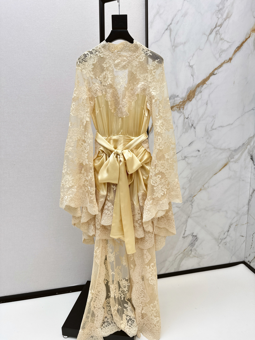 NO:708096,Exclusive first release of Zimmen-M 25Ss - the latest resort-style spliced ​​lace dress in early autumn. Elegant and fresh holiday style. Elegant, romantic and elegant white and rich beauty must-have item. 100% silk fabric. One color ready for sale smlxl,,skirts,real silk,19860909独家首发 Zimmen-M 25Ss———早秋最新款度假风拼接蕾丝连衣裙淡雅清新的度假风气息 优雅浪漫优雅的白富美必备单品 百分百真丝面料 一色现货发售smlxl,,skirts,real silk,,Women's clothing