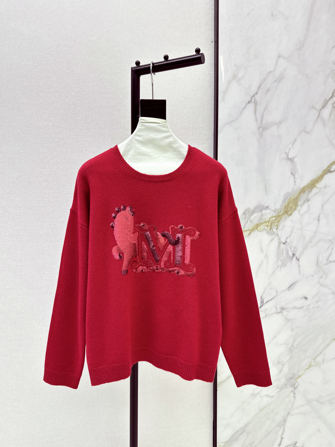 NO:709459,Long-termism and high-intellectual wear Max 26Ss————The latest round-neck pullover sweater from the limited series of the Year of the Horse in early spring is available soon. Bead embroidery and hot-drilling technology are available. Look for our quality. The imported wool and cashmere yarn is soft and delicate to the touch. I love the gentle and elegant color system. The classic version is lazy and casual. It is versatile and not picky. White and beautiful must-have fashionable high-end items. Three colors are available for sale sml,,sweaters,19860909长期主义高智感穿搭 Max 26Ss————早春最新款马年限定系列圆领套头毛衣马上有钱珠片刺绣烫钻工艺 认准我家品质 进口羊毛羊绒纱线软糯细腻的手感超赞 大爱温柔优雅的色系 经典版型慵懒风随性大气 百搭不挑人 白富美必备时髦高级单品 三色现货发售sml,,sweaters,,Women's clothing