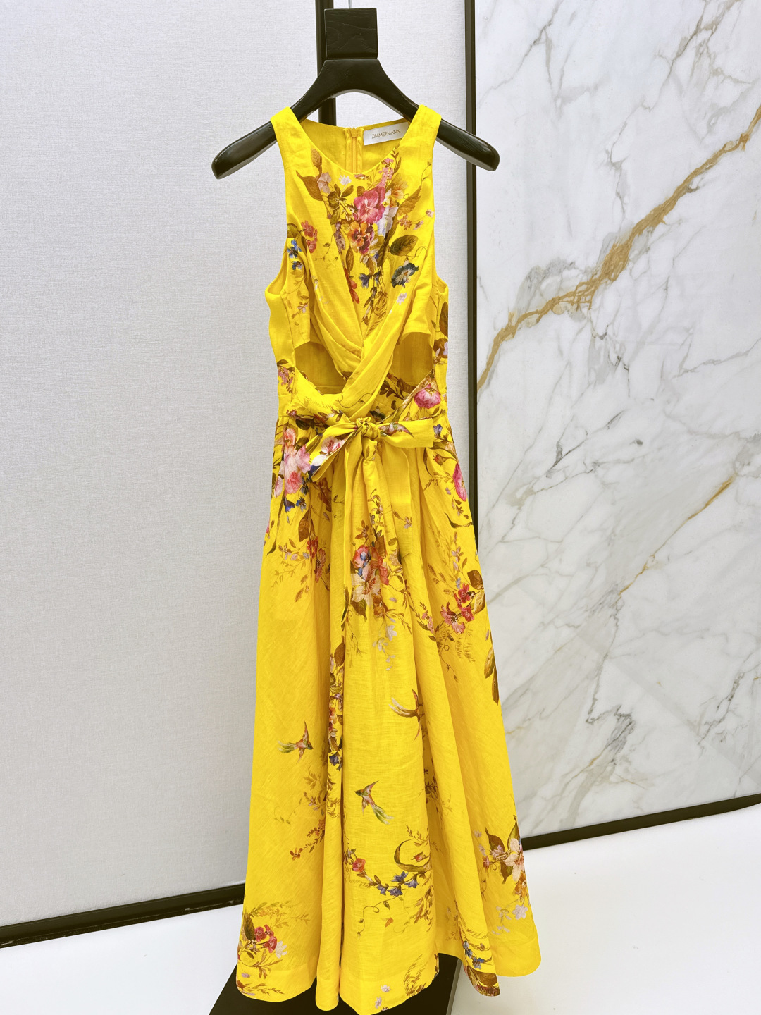 NO:713343,Exclusive first release of Zimmen-M 26Ss - the latest resort-style printed dress in early spring. Elegant and fresh resort-style atmosphere. Elegant pattern printing. Romantic and elegant white and rich beauty must-have item. 100% linen fabric. One color ready for sale smlxl,,skirts,19860909独家首发 Zimmen-M 26Ss———早春最新款度假风印花连衣裙淡雅清新的度假风气息 优雅图案印花浪漫优雅的白富美必备单品 百分百亚麻面料 一色现货发售smlxl,,skirts,,Women's clothing