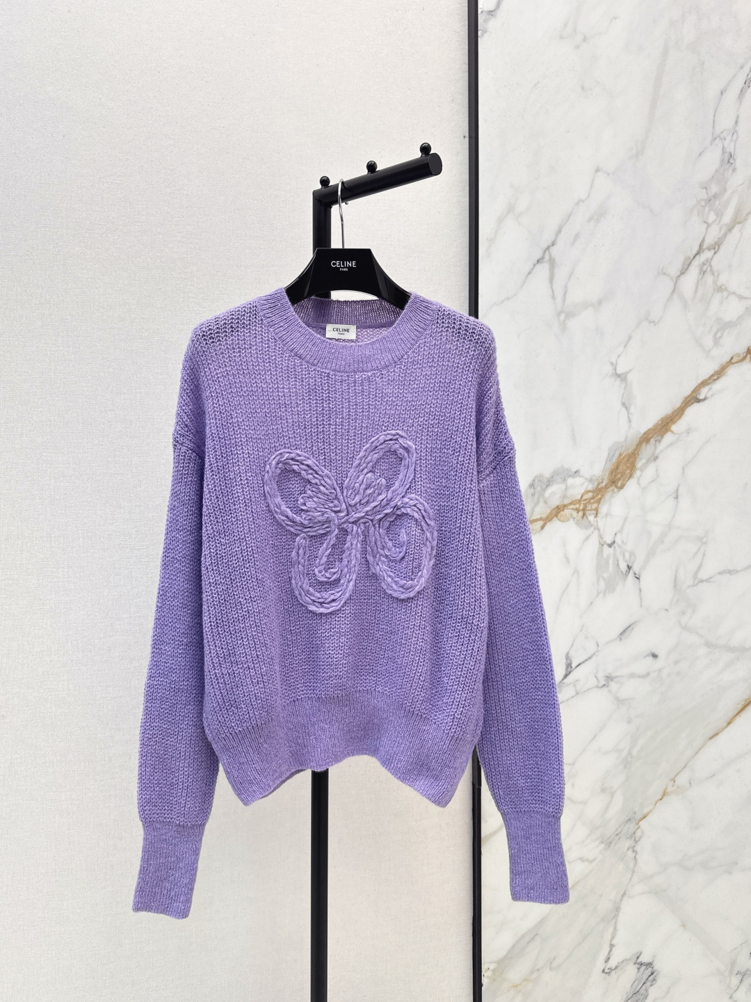 NO:716623,Ce 26Ss————The latest dreamy purple round neck knitted pullover sweater in early spring is made of 100% wool yarn and has a delicate texture. It is comfortable to wear. The round neck knitted pullover sweater is tailored to capture the spring atmosphere. You can wear it casually with a lazy and sophisticated tone. The outfit is more relaxed and fashionable. One color ready for sale sml,,sweaters,19860909Ce 26Ss————早春最新款梦幻紫圆领针织套头毛衣百分百羊毛纱线质感细腻 穿搭舒适圆领针织套头毛衣剪裁 把春日氛围感拿捏得死死的 随便搭都能穿出慵懒又精致的腔调 穿搭更显松弛洋气 一色现货发售sml,,sweaters,,Women's clothing
