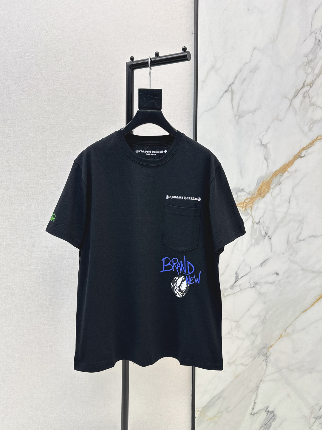 NO:732007,Recommended popular items, fashionable niche design 26Ss————The latest high-end minimalist style classic basic round neck T-shirt for spring and summer, fashionable and refined item. Versatile for all seasons ~~Imported high-count combed cotton fabric has a great texture. The classic version is not picky. Two colors are available in stock, sml, tees, t-shirt,19860909爆单款推荐 时髦小众设计 26Ss————春夏最新款高级极简风经典基础圆领T恤时髦精单品 四季百搭款 ～～进口高支精梳纯棉面料质感超赞 经典版型不挑人 两色现货发售sml,,tees，t-shirt,,Women's clothing