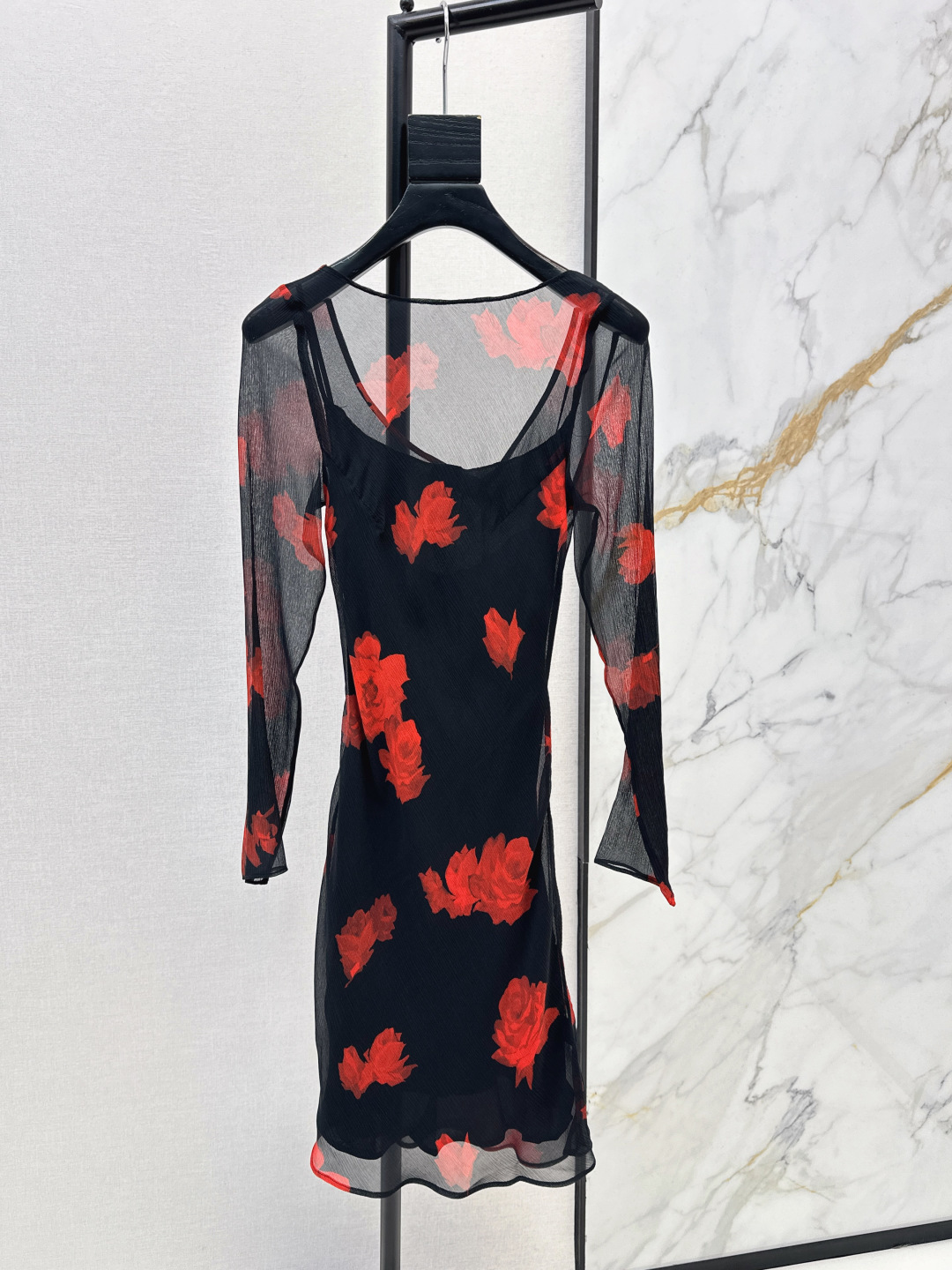 NO:732700,Exclusive first release, fashionable niche design 26Ss - the latest flower pattern printed long sleeveless dress in early spring with a strong holiday style. Romantic and elegant white and rich must-have item. Imported silk fabric. One color ready for sale xssml,,skirts,real silk,19860909独家首发 时髦小众设计 26Ss———早春最新款花朵图案印花长款无袖连衣裙浓郁的度假风气息 浪漫优雅的白富美必备单品 进口真丝面料 一色现货发售xssml,,skirts,real silk,,Women's clothing