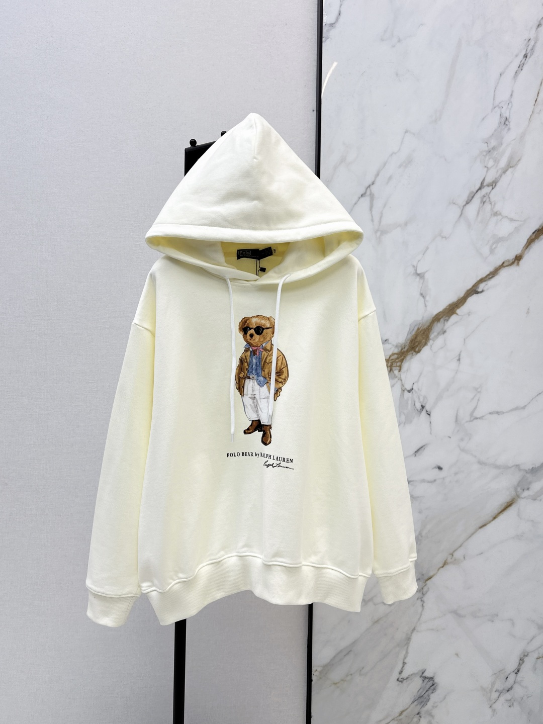 NO:736250,Recommended hot item RL 26Ss - the latest American style bear sweatshirt with a hood in a suit in early spring, a classic version. A must for quality control. The texture of the imported brushed cotton sweatshirt fabric is awesome. Printed bear embroidery technology. A must-have for younger girls with a trendy temperament. Childlike, high-end retro and casual style. The version is versatile and not picky. One color ready for sale sml, hoodie, sweatshirts, business suit, hats,19860909爆单款推荐 RL 26Ss————早春最新款美式风格穿西装的小熊卫衣连帽经典版型 品质控必入 进口磨绒纯棉卫衣面料质感超赞 印花小熊刺绣工艺 减龄少女气质时髦精必入 童趣高级复古随性风 版型百搭不挑人 一色现货发售sml,,hoodie,sweatshirts,business suit,hats,,Women's clothing