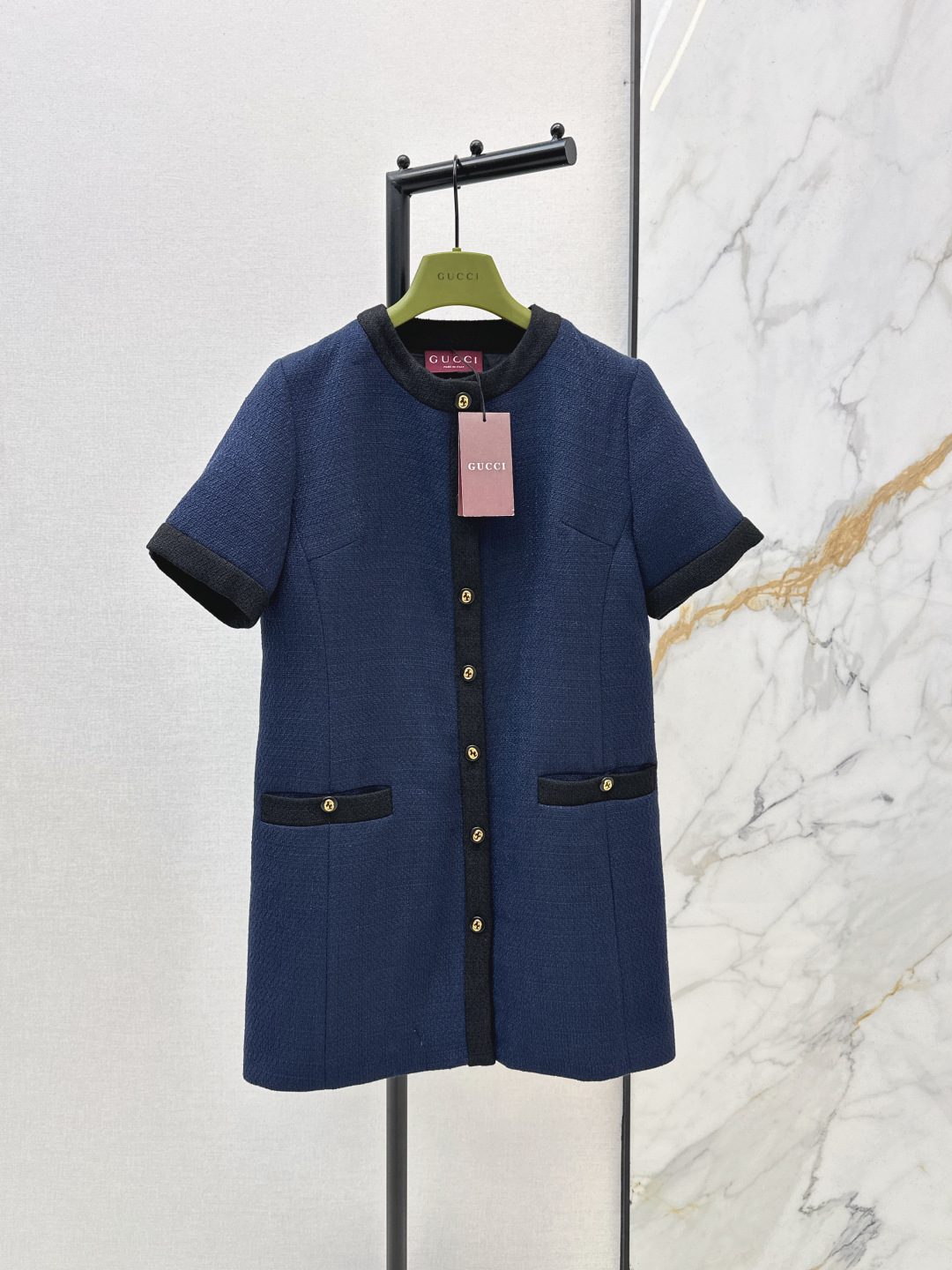 NO:740866,Gu 26Ss————The latest contrasting color trim round neck braided dress in early spring. The classic design can well modify the neck line. The upper body temperament is immediately improved. The customized button version is very beautiful on the upper body. The color is super white. One color ready for sale sml,,skirts,19860909Gu 26Ss————早春最新款撞色镶边圆领编织连衣裙经典版型设计能很好的修饰颈部线条 上身气质立马提升 定制纽扣版型上身巨好看 颜色超显白 一色现货发售sml,,skirts,,Women's clothing