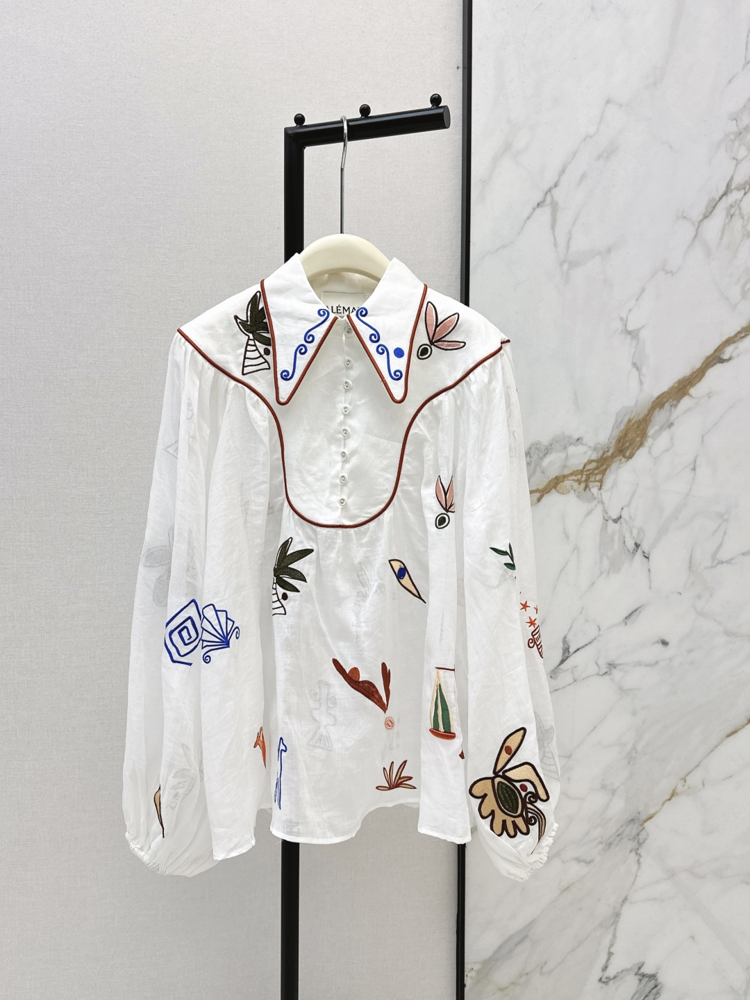 NO:740856,Exclusive first release, fashionable design 26Ss - the latest resort style embroidered shirt in early spring, elegant and fresh holiday style atmosphere, elegant pattern printing, romantic and elegant white and rich beauty must-have item, one color ready for sale smlxl,, shirts,19860909独家首发 时髦设计 26Ss———早春最新款度假风刺绣衬衫淡雅清新的度假风气息 优雅图案印花浪漫优雅的白富美必备单品 一色现货发售smlxl,,shirts,,Women's clothing