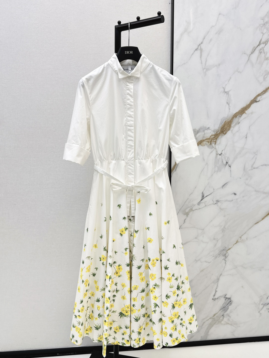 NO:748332,CD 26Ss————The latest spring and summer floral pattern printed long dress has a cute style. It is full of small details that are a plus. Exquisite workmanship, age-reducing fashion, good hold style, won the hearts of fairies, soft and textured, classic work, one color ready for sale smlxl,,skirts,19860909CD 26Ss————春夏最新款花卉图案印花长款连衣裙可A可乖的风格 满满小细节太加分了.做工精致 减龄时尚 好HOLD住造型 深得仙女心 柔软有质感 经典之作 一色现货发售smlxl,,skirts,,Women's clothing