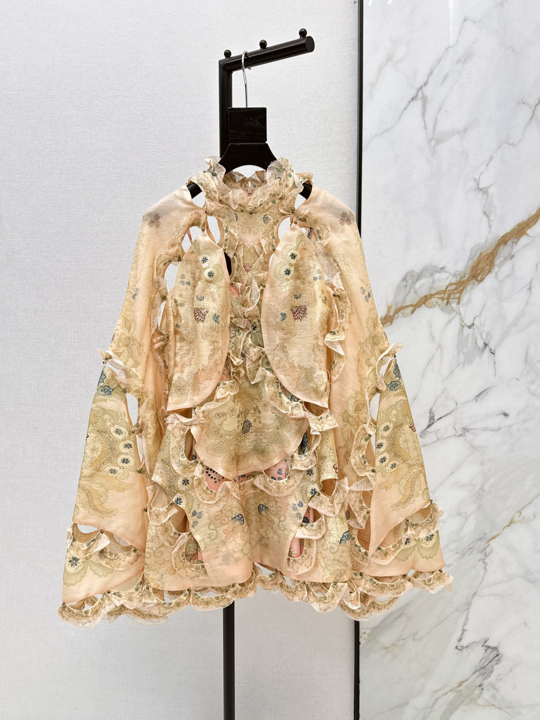 NO:748325,Exclusive first release of Zimmen-M 26Ss - the latest maximalist holiday-style printed dress in early spring. Elegant and fresh resort-style atmosphere. Elegant pattern printing, romantic and elegant white and rich beauty must-have item. Linen fabric. One color ready for sale smlxl,,skirts,19860909独家首发 Zimmen-M 26Ss———早春最新款极繁主义度假风印花连衣裙淡雅清新的度假风气息 优雅图案印花浪漫优雅的白富美必备单品 亚麻面料 一色现货发售smlxl,,skirts,,Women's clothing