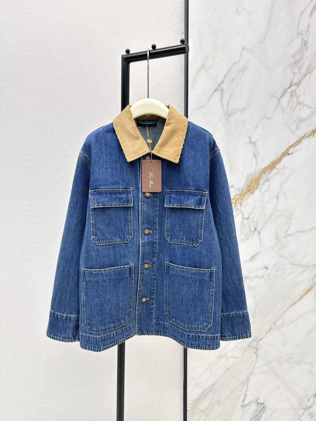 NO:748280,310L 26Ss————The latest spring and summer outdoor jacket with old money style atmosphere, denim jacket, puree retro washed blue denim, classic spliced ​​corduroy lapel jacket, handsome and fashionable, imported pure cotton denim fabric with comfortable texture, classic three-pocket H version, versatile and not picky, metal buckle decoration, one color ready for sale sml,,loro piana,jackets & coats,jackets & coats,19860909310L 26Ss————春夏最新款老钱风氛围感户外夹克牛仔外套原浆复古水洗蓝牛仔 经典拼接灯芯绒翻领夹克帅气又时髦 进口纯棉牛仔面料质感舒适 经典三口袋H版型百搭不挑人 金属扣装饰 一色现货发售sml,,loro piana,jackets & coats,jackets & coats,,Women's clothing