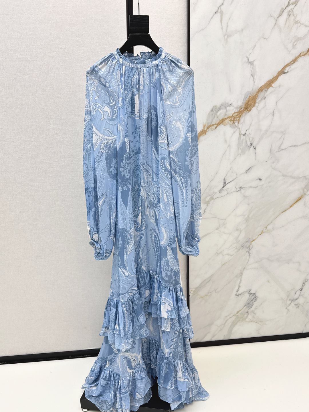 NO:749287,Exclusive first release, fashionable niche design 26Ss - the latest aqua blue Peris holiday style printed dress in early spring, elegant and fresh holiday style atmosphere, elegant pattern printing, romantic and elegant white and rich beauty must-have item, one color ready for sale smlxl,,skirts,19860909独家首发 时髦小众设计 26Ss———早春最新款水蓝色佩里斯度假风印花连衣裙淡雅清新的度假风气息 优雅图案印花浪漫优雅的白富美必备单品 一色现货发售smlxl,,skirts,,Women's clothing