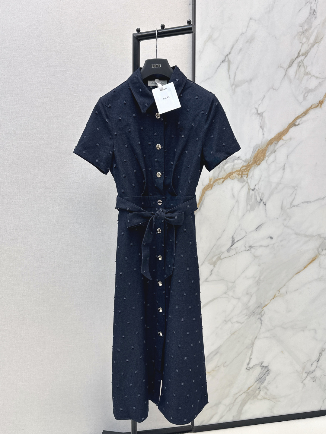 NO:750178,CD 26Ss————The latest spring and summer long dress with heavy rhinestone craftsmanship, low-key luxury three-dimensional tailoring, streamlined line design, noble and elegant, and full of gentle and intellectual temperament. Imported special materials will be amazing when you receive it. The texture of the customized fabric is awesome. One color ready for sale sml,,skirts,19860909CD 26Ss————春夏最新款重磅钉钻工艺长款连衣裙低调奢华立体剪裁 精简线条感设计 高贵典雅又尽显温柔知性的气质 进口特殊材质 收到手会很惊艳 定制面料质感超赞 一色现货发售sml,,skirts,,Women's clothing