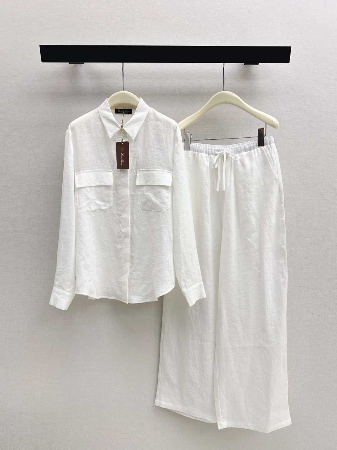 NO:750938,Exclusive style of shirts and trousers ~ LP 26Ss——Latest spring and summer linen suit loose shirt + elastic waist straight pants. Linen fabric has super good texture. Very high-end. Proper old money style. Suitable for daily gatherings or commuting. Lazy and casual with a sense of vacation. Developed in three colors. Ready for sale sml, loro piana, shirts,19860909衬衫 裤独家款～ LP 26Ss————春夏最新款亚麻套装宽松衬衫 +松紧腰直筒裤 亚麻面料 质感超好 非常高级 妥妥的老钱风 日常聚会或者通勤都可以 慵懒休闲又有度假感 三色分开发 现货发售sml,,loro piana,shirts,,Women's clothing