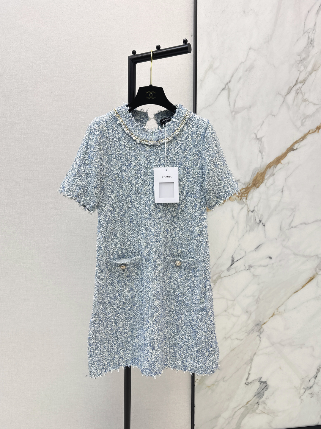 NO:753643,C Home 26Ss————The latest coco style in spring and summer, customized floral yarn short-sleeved dress, full of high-end feeling. Imported woven starry effect, heavy industry and texture. Customized yarn feels great. I love the gentle and elegant color system. The classic double-pocket slim version is slim. Elegant and elegant. Versatile and not picky. Bai Fumei must-have fashionable high-end items. One color ready for sale sml, chanel, skirts, T-shirt,19860909C家 26Ss————春夏最新款coco穿搭定制花纱短袖连衣裙高级感满满 进口机织满天星效果 重工超有质感 采用定制纱线手感超赞 大爱温柔优雅的色系 经典双口袋修身版型巨显瘦 气质优雅大气 百搭不挑人 白富美必备时髦高级单品 一色现货发售sml,,chanel,skirts,T-shirt,,Women's clothing